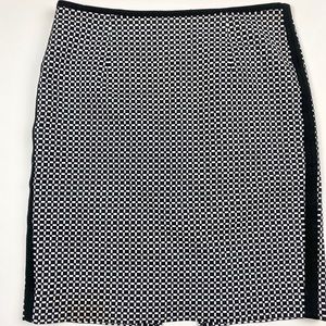 White House Black Market WHBM Skirt Size 4